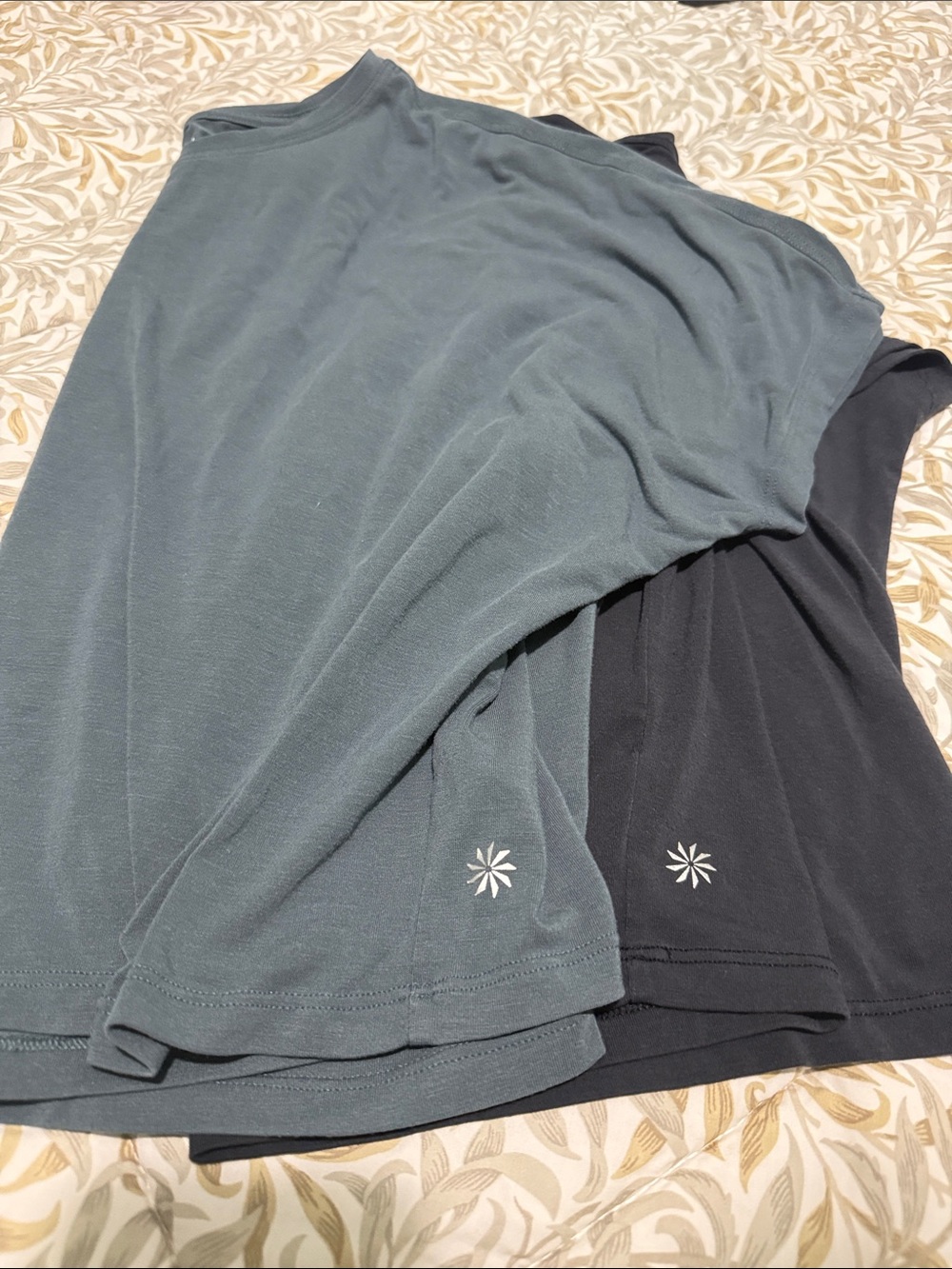 Athleta women’s with ease crop tee in Teal and Navy - Picture 4 of 4